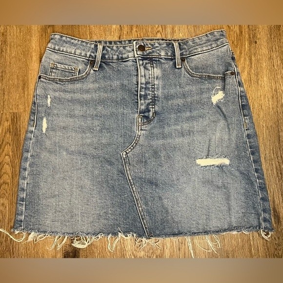 Old Navy Light Blue Distressed Denim Skirt Distressed Jean Skirt Size 10 - Picture 9 of 10